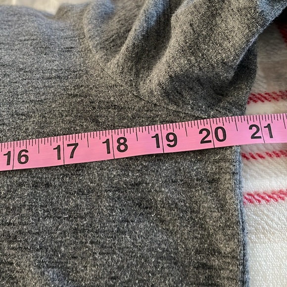 Eddie Bauer size xl long sleeve tee shirt. - Picture 7 of 8